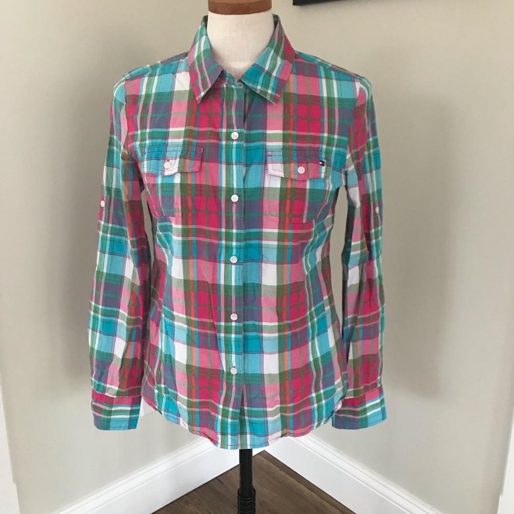 ✨3/$25✨ Tommy Hilfiger Plaid button down